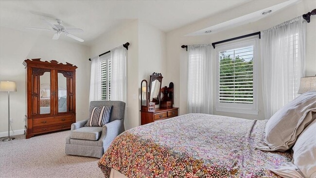 Building Photo - 5433 46th Ct W