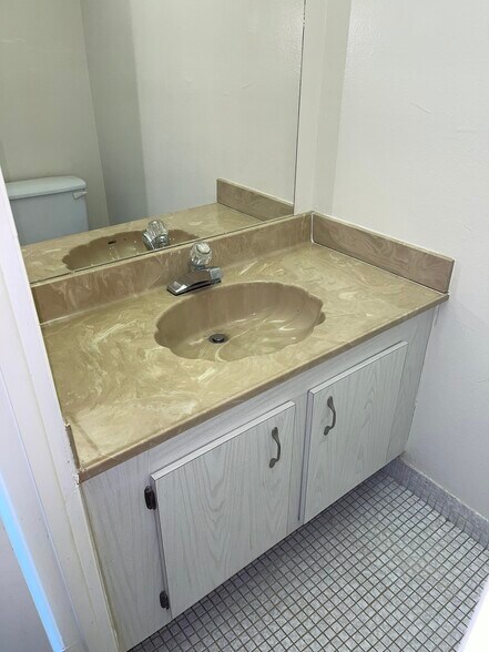 Building Photo - 1820 N Lauderdale Ave