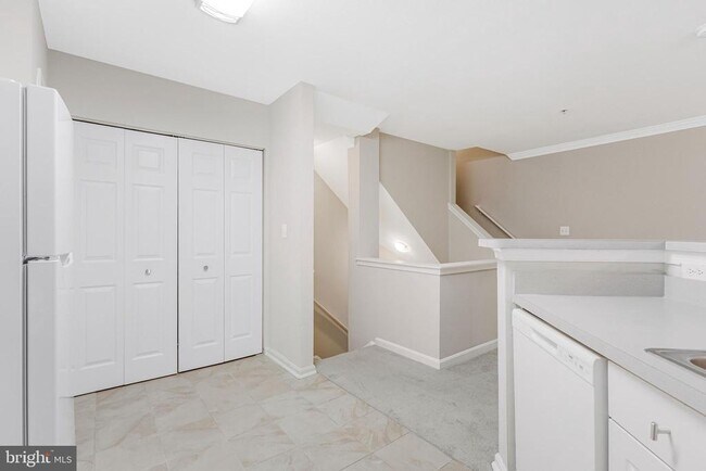Building Photo - 12747 Fair Briar Ln