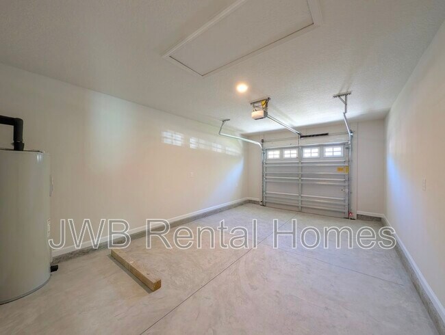 Building Photo - 1442 E 27th St