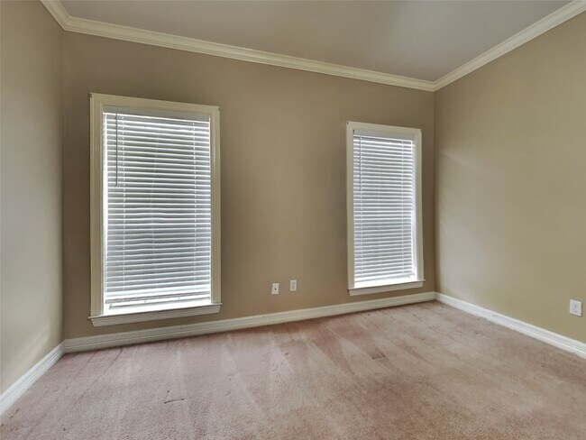 Building Photo - 19026 Owen Oak Dr