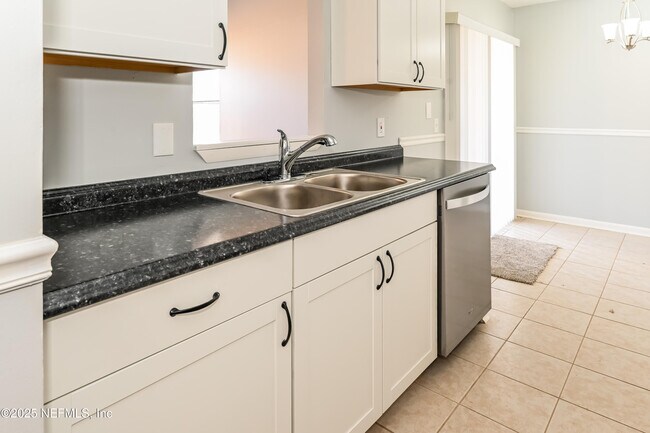 Building Photo - 8167 Fort Chiswell Trail