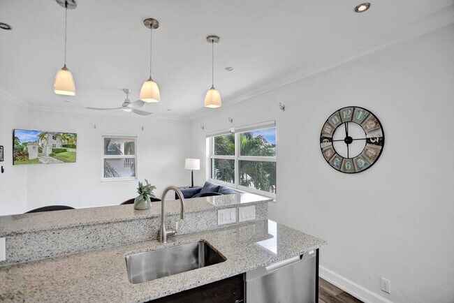 Building Photo - 37 Hendricks Isle