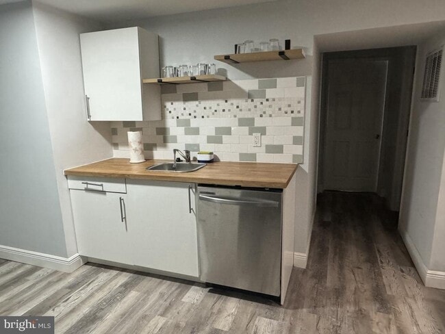 Building Photo - 510 67th Pl