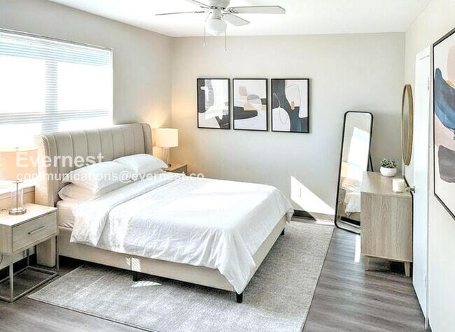 Building Photo - 1512 11th Ave N