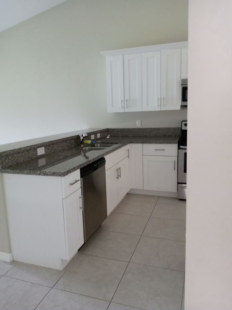 Building Photo - Coming Soon - $500 off Move in Summer Special