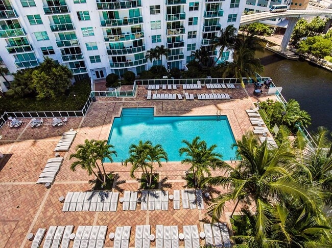 Building Photo - 31 SE 5th St