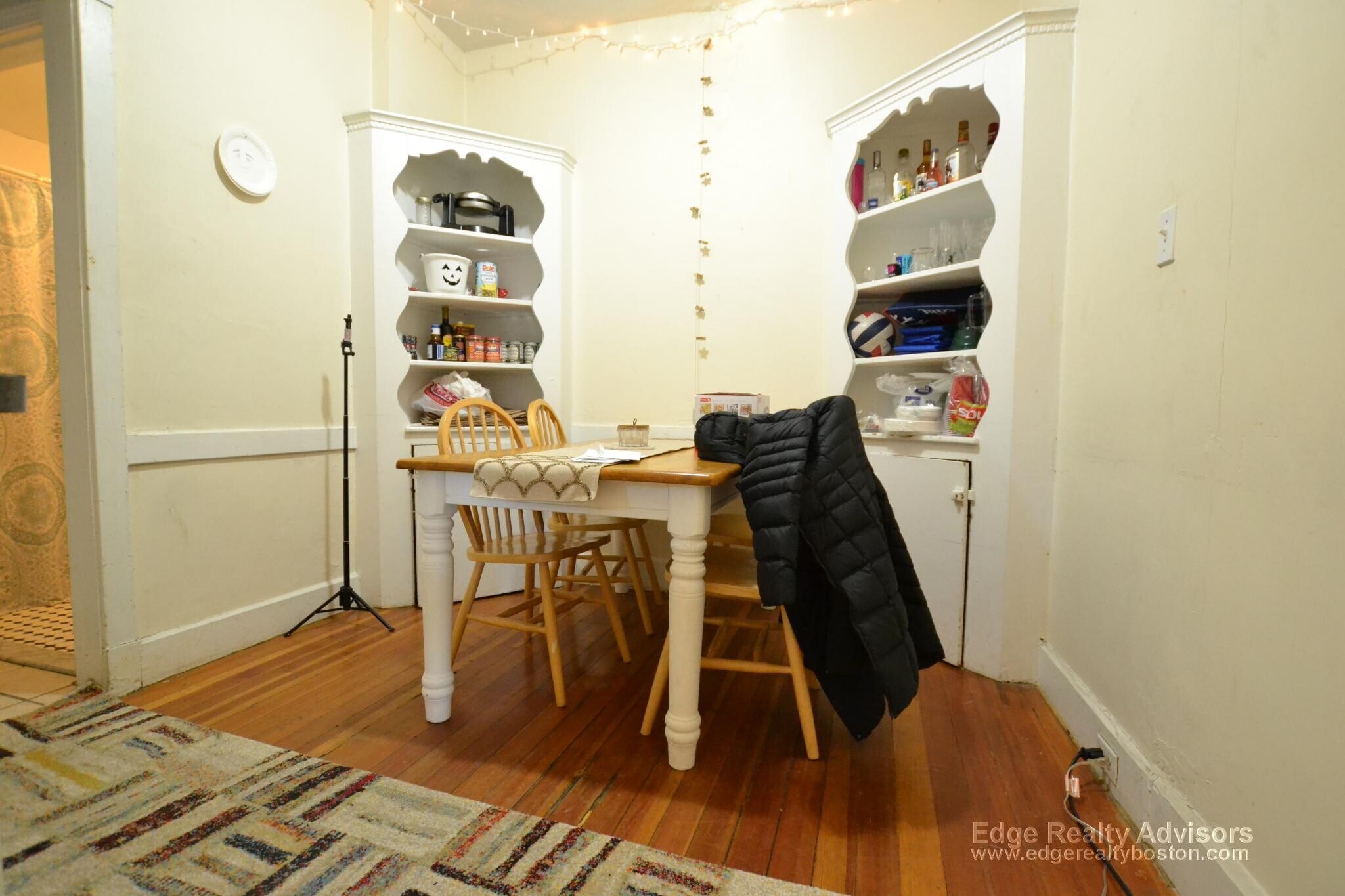 Building Photo - 120 Pleasant St