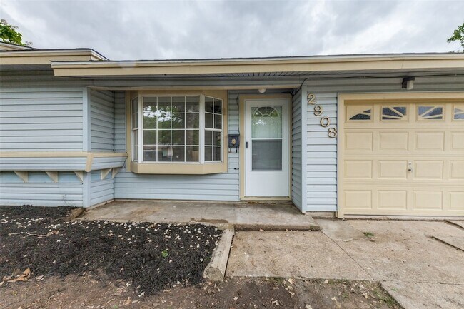 Building Photo - 2908 Scottsbluff Dr