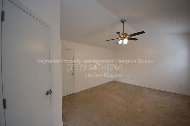 Building Photo - 1549 River Creek Crescent