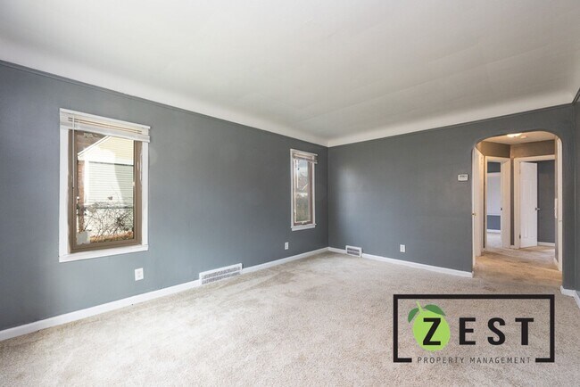 Building Photo - Beautiful 3 bedroom 1 Bath OPEN HOUSE 11/26 2PM-2:30PM