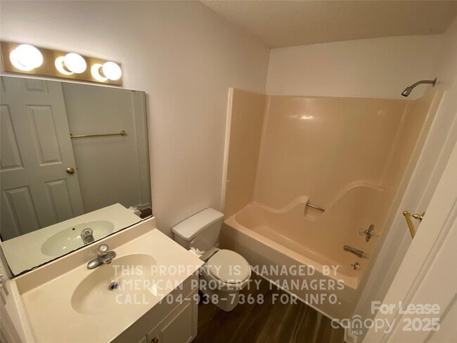 Building Photo - 148 Purple Finch Ln