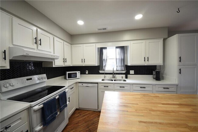 Building Photo - 1197 Dovetail Ct