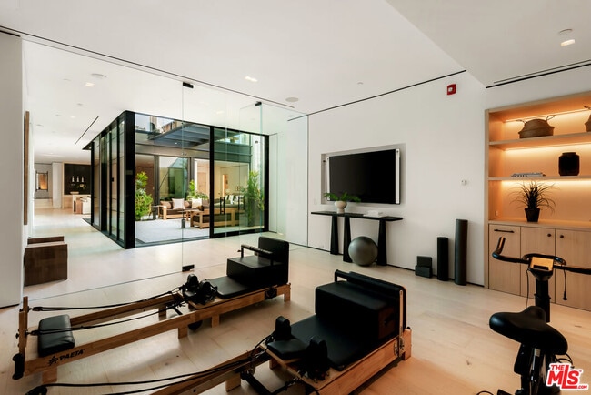 Building Photo - 1210 Laurel Way