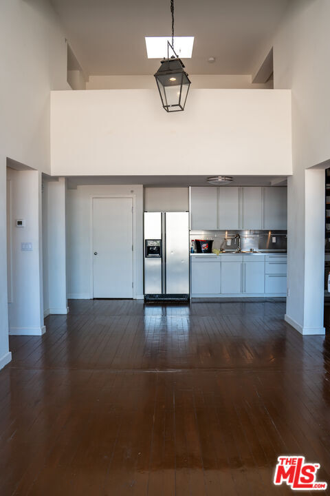 Building Photo - 257 S Spring St