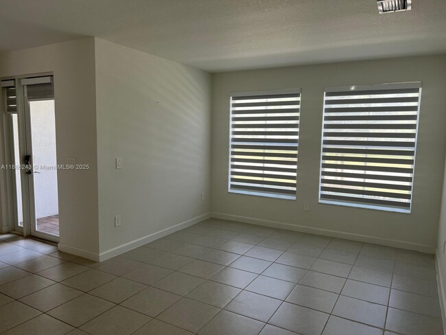 Building Photo - 26413 SW 149th Ave