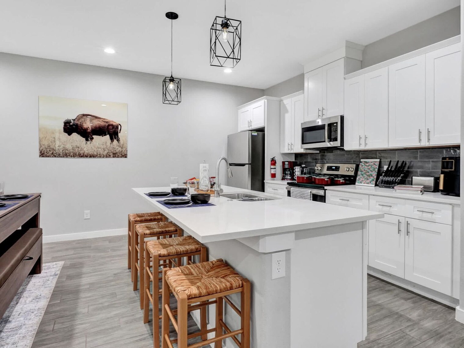 Building Photo - 721 Perry Ave