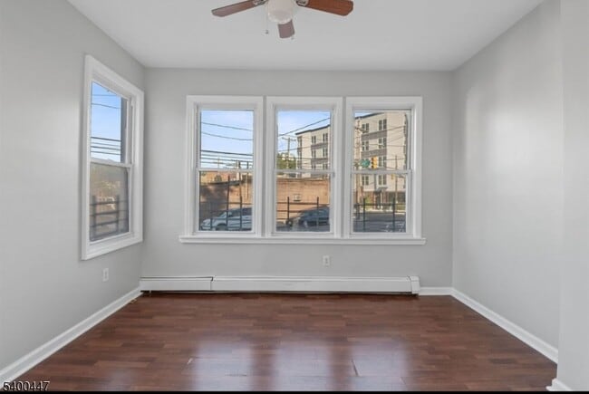 Building Photo - 35 McAdoo Ave