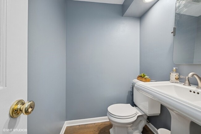 Building Photo - 1208 Parliament Ct