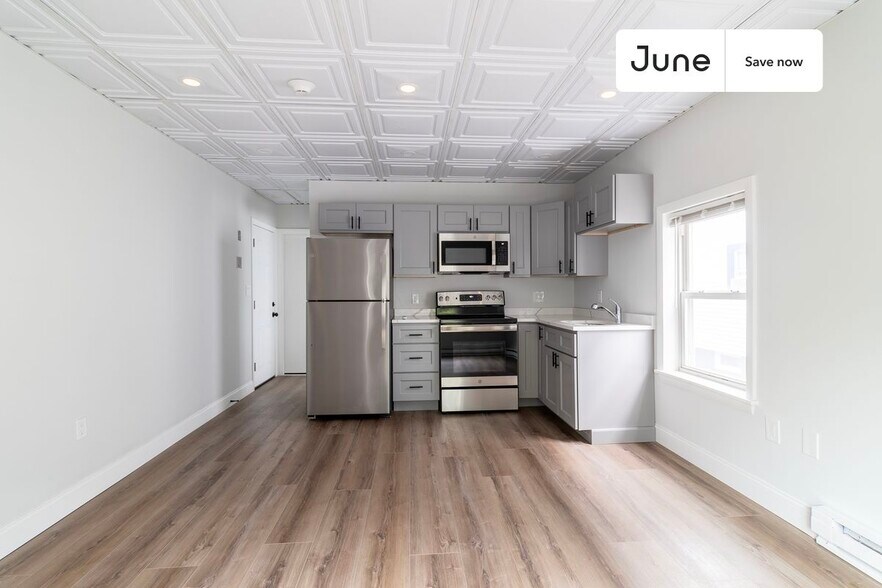 Building Photo - 102 Cross St