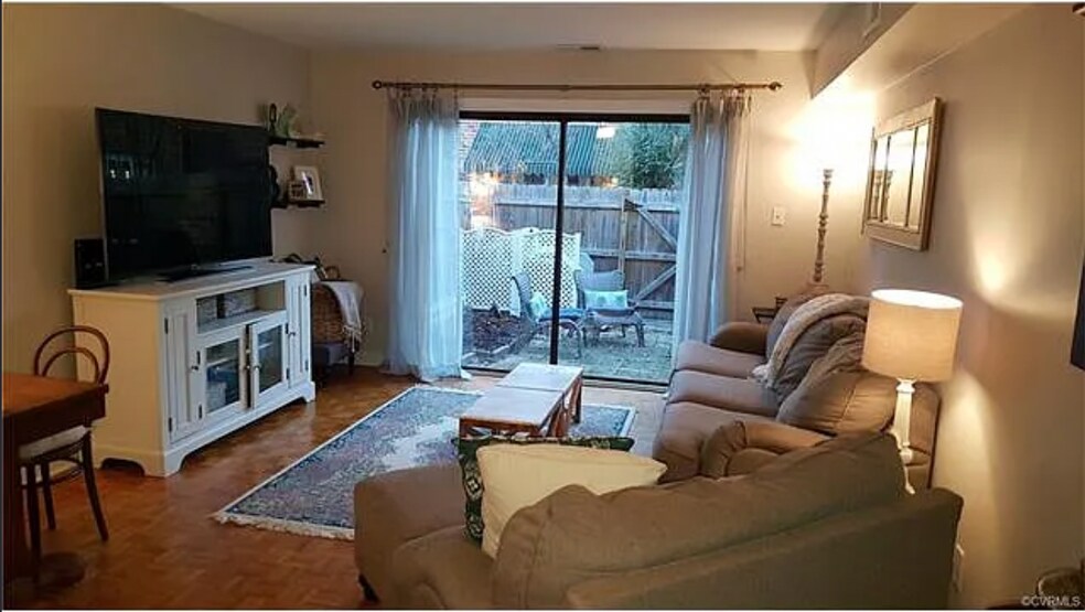 Building Photo - 401 N Hamilton St