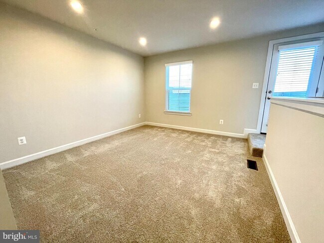 Building Photo - 22178 Maple Tree Ter