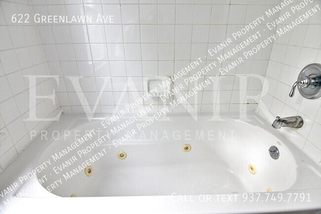 Building Photo - 622 Greenlawn Ave