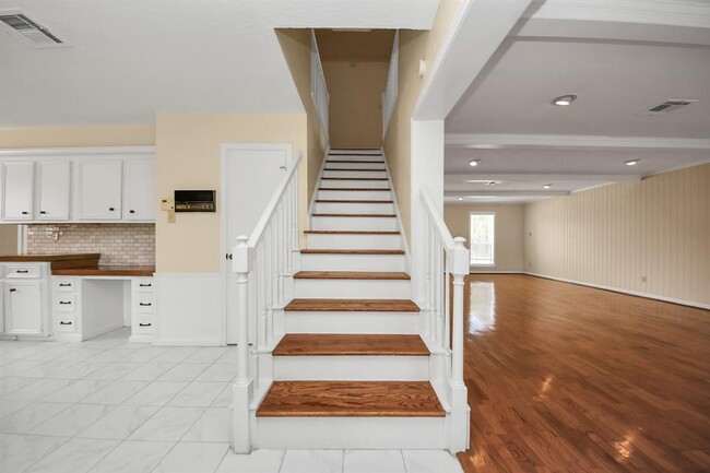 Building Photo - 11411 Briar Forest Dr