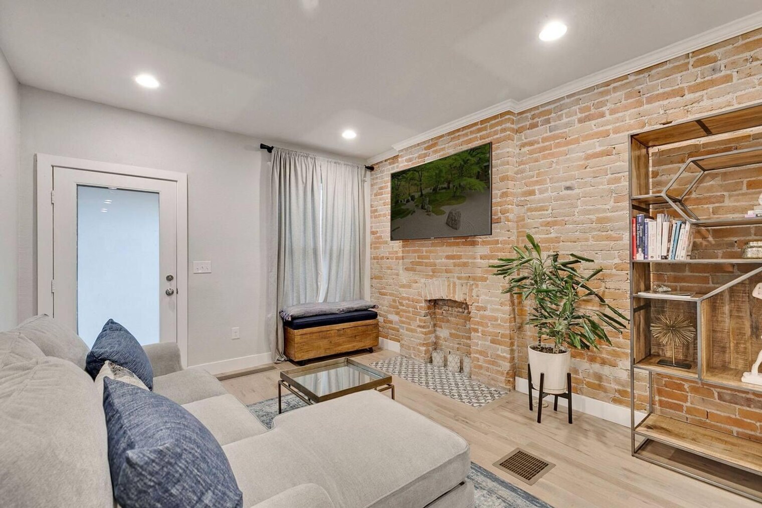 Building Photo - 3022 California St