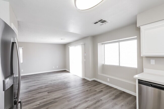Building Photo - 8011 S Orchestra Ave