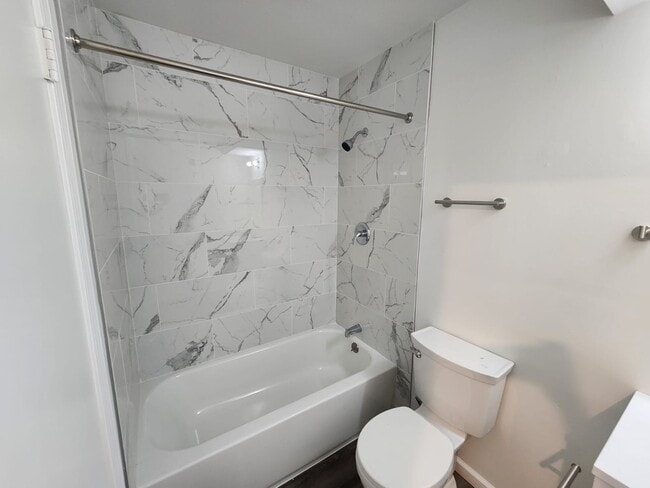 Building Photo - Pinecrest Apartments