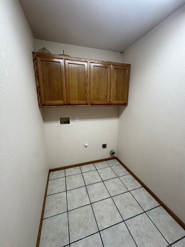 Building Photo - Cozy 4 Bed 2 Bath! Mesa School District !