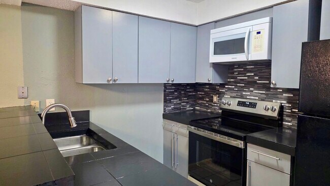 Building Photo - 12634 Newbrook Dr
