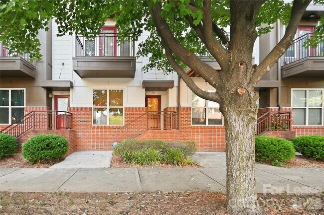 Building Photo - 732 Seigle Point Dr