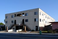 Building Photo - 501 Hyde Park Pl