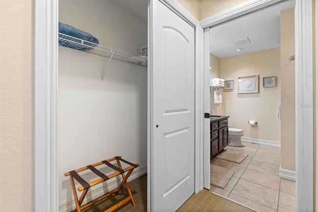 Building Photo - 13941 Clubhouse Dr
