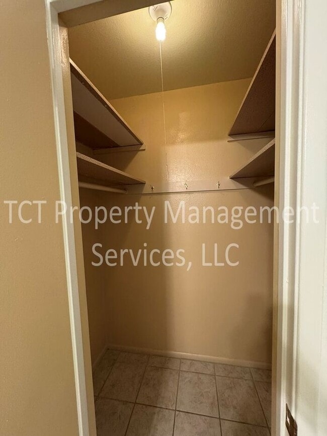 Building Photo - Sun City Home on Large Cul-de-sac lot