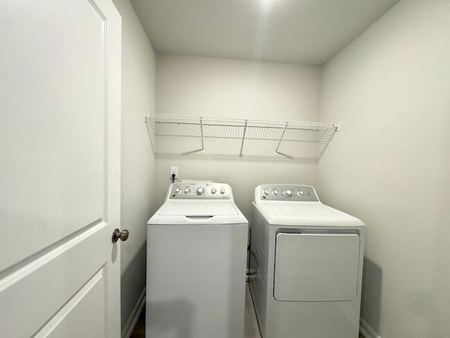 Building Photo - 1856 Alpine Summer Ln