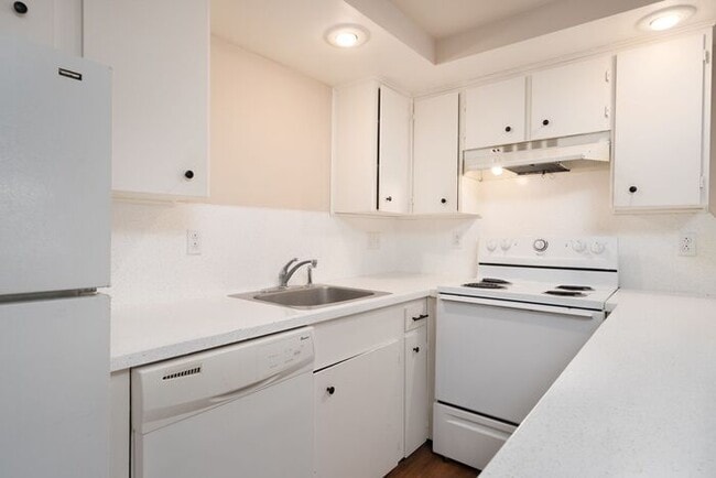 Building Photo - Beautiful 1 bed/ 1 bath ready for you to call home!