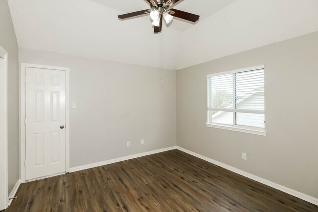 Building Photo - 1103 Redwood Meadow Ln