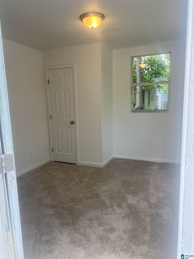 Building Photo - 7213 Naples Ave