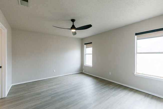 Building Photo - 2507 109th St