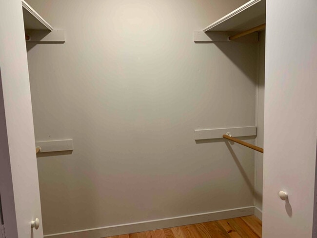 Building Photo - 754 Hillside Ln