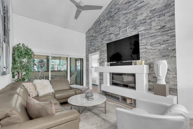 Building Photo - 204 Sea Oats Dr