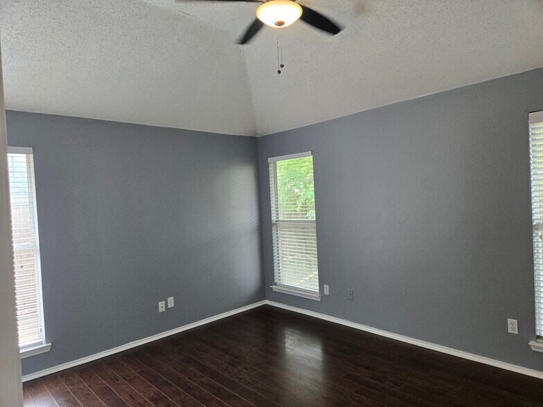 Building Photo - 5111 Welbeck Ct