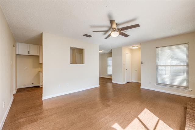 Building Photo - 6809 S Creek Dr