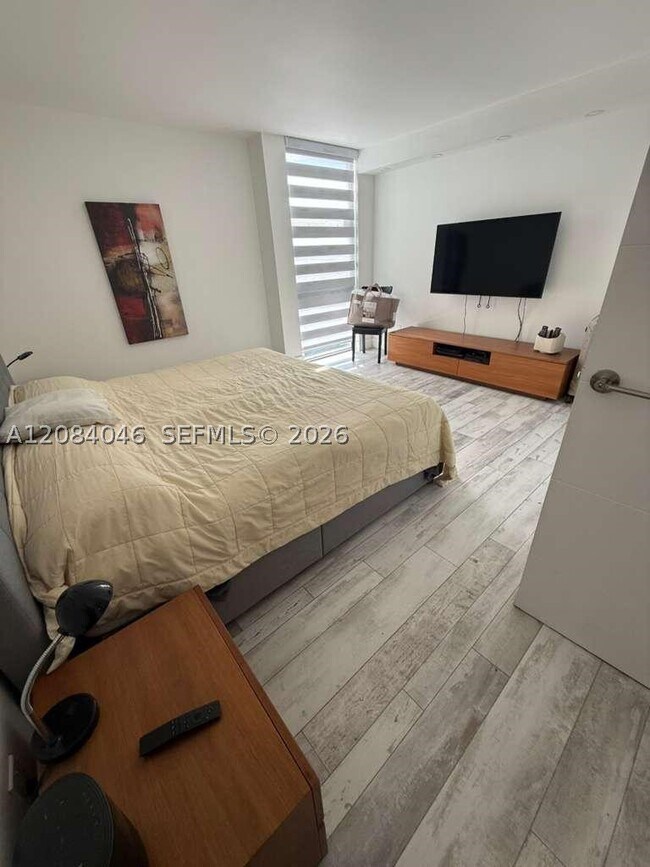 Building Photo - 13499 Biscayne Blvd