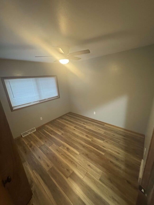 Building Photo - 821 Island Ct