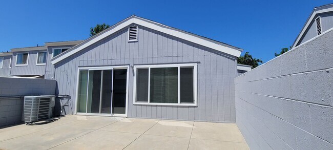 Building Photo - 1017 Quiet Creek Ln