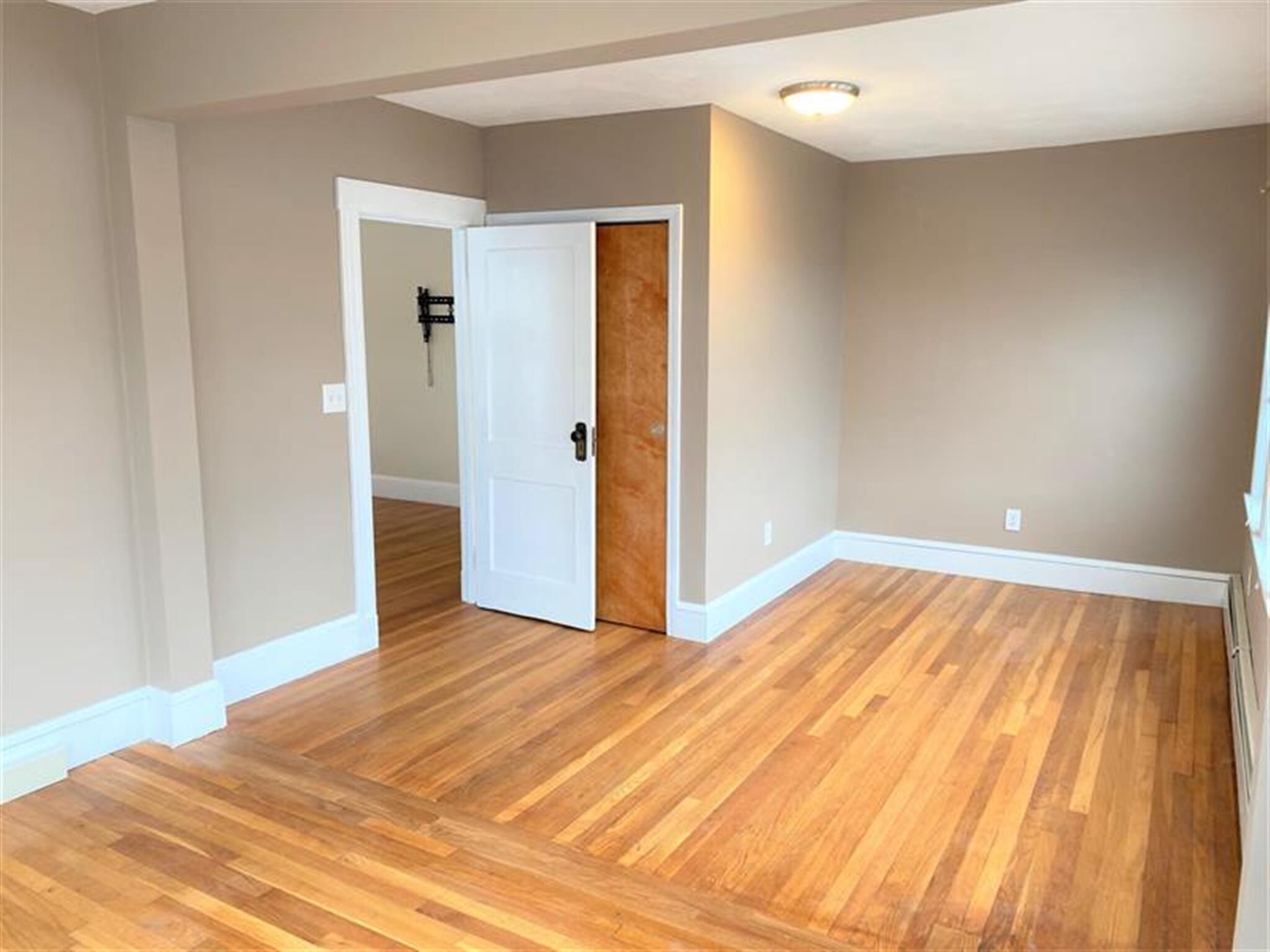 Building Photo - 167 Harvard St